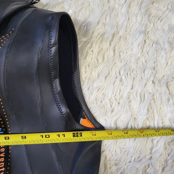 Blueseventy Men's Reaction Sleeveless Triathlon Wetsuit for Open Water Swimming - Picture 5 of 16